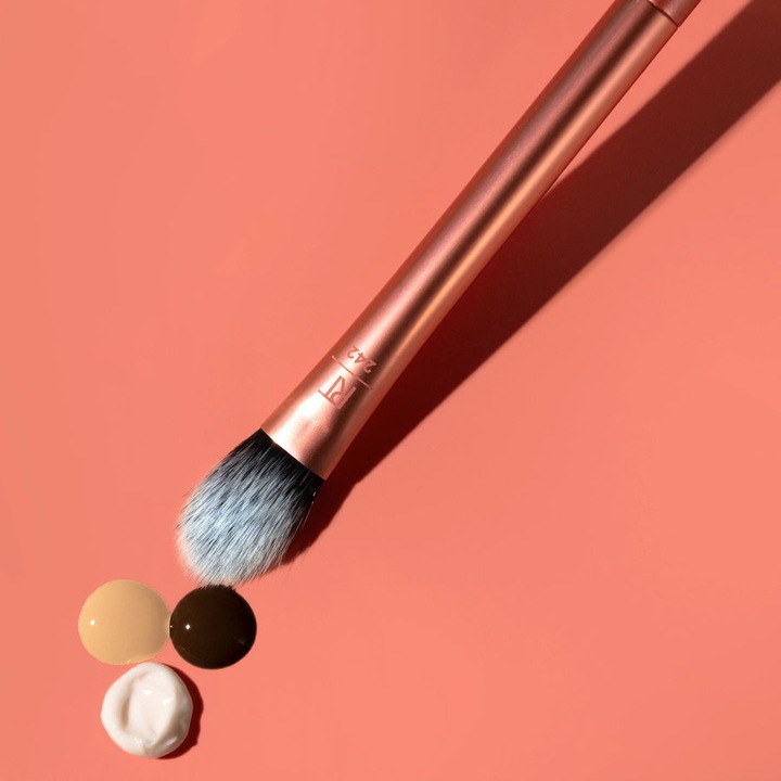 Actual product image Real Techniques Brightening Concealer Brush (Concealer)