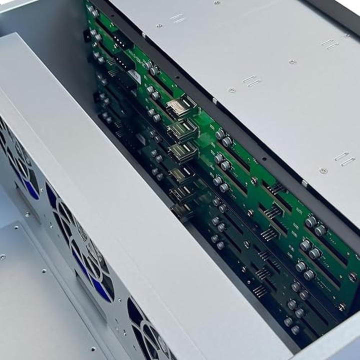 Actual product image Fantec SRC-4240X07 24XSAS andS