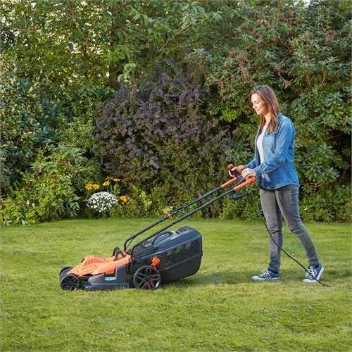 Actual product image Black & Decker BEMW481BH (Electrical connection)