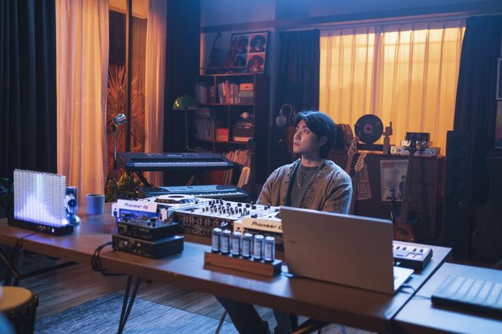 Actual product image Nanlite PavoSlim 120C (Studio light, Surface luminaire, Video light)