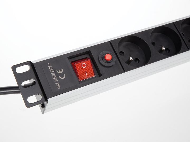 Produktbild Velleman 8-FACH-STECKDOSENLEISTE - STECKER-TYP E (FRANZÖSISCHES SYSTEM) - FÜR 19"-RACK (8x, CEE 7/5, 2.15 m)