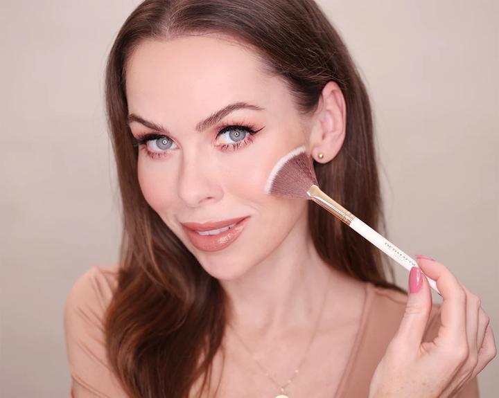 Actual product image Dermacol Cosmetic dusting brush Rose Gold D59