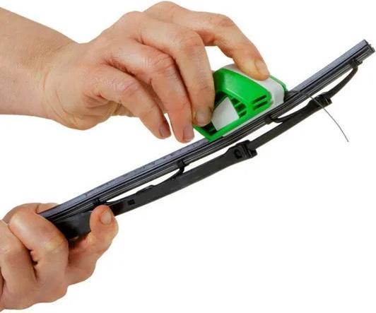 Actual product image Ecocut Windscreen wiper cutter
