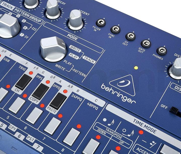 Actual product image Behringer TD-3-BU Syntezator linii basowej niebieski