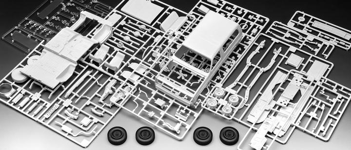 Actual product image Revell Model Set Stranger Things Chevrolet K5 Blazer