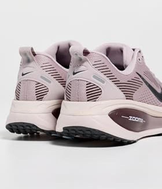 Produktbild Nike Vomero 18 (41)