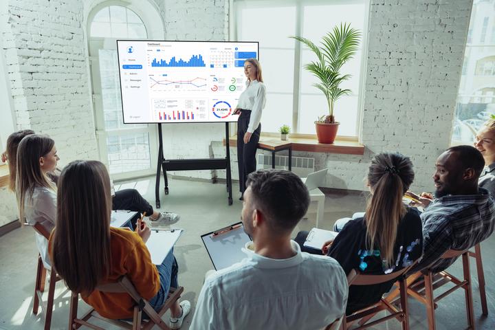 Produktbild Peerless AV trolley with shelf for displays up to 75inch up to 56kg up to VESA 800x400 color black w (56.70 kg, 43" - 75")