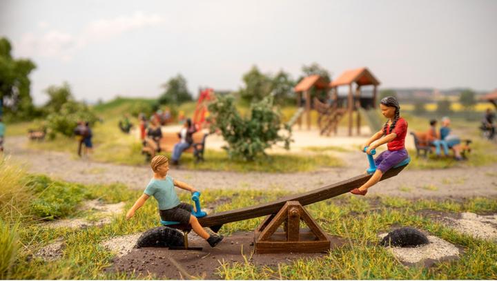 Immagine prodotto Noch Dondolo per bambini H0 micro-motion