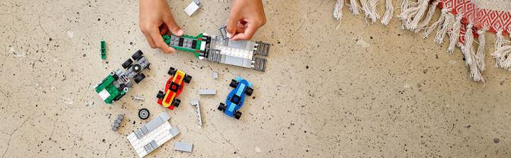 Produktbild LEGO Rennwagentransporter (31113, LEGO Creator 3-in-1)