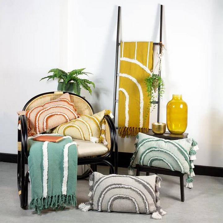 Actual product image Furn Throw Rainbow With Floor (150 x 130 cm)