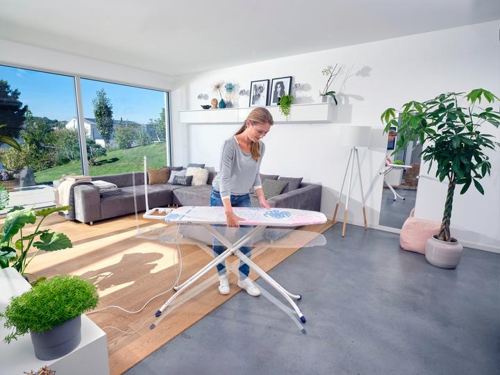 Actual product image Leifheit Classic M Compact Plus ironing board (120 x 38 cm)