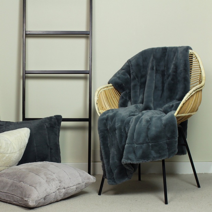 Actual product image Riva Home Riva Throw Paoletti Empress (200 x 140 cm)