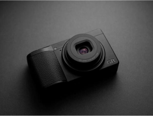 Actual product image RICOH Gr III (28 mm, 24.24 Mpx, APS-C / DX)