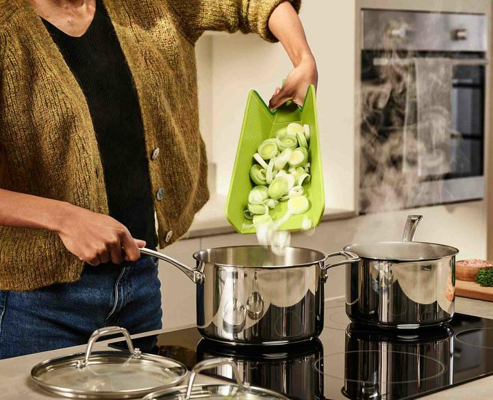 Actual product image Joseph Joseph Chop2Pot Plus Foldable Cutting Board Normal - Green