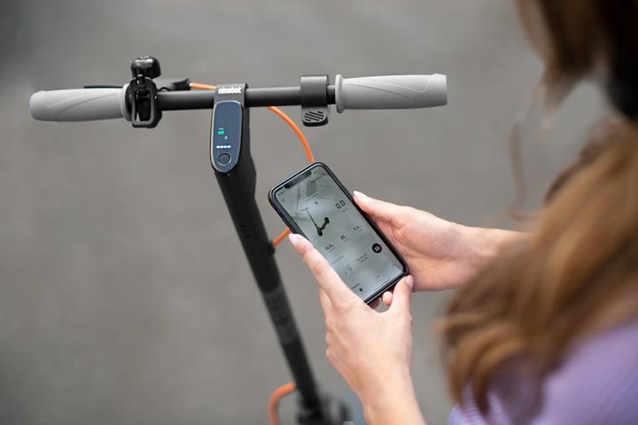 Produktbild Segway-Ninebot F40E (25 km/h, 40 km, 350 W)