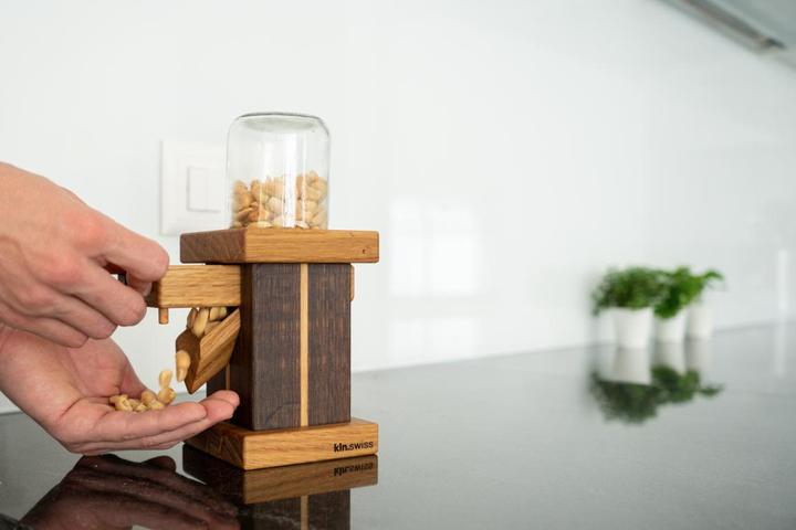 Produktbild kln.swiss Snackspender hell