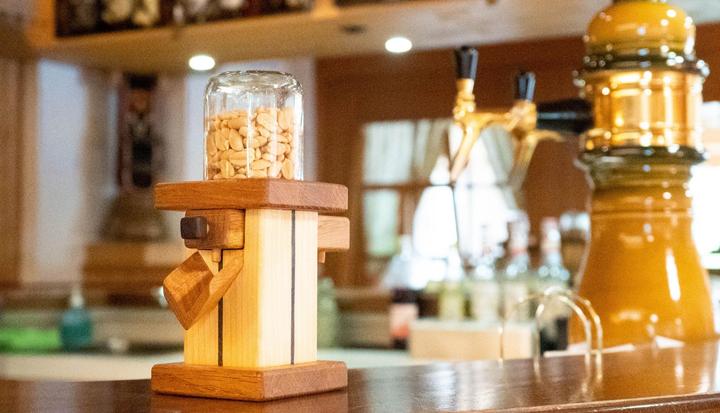 Produktbild kln.swiss Snackspender dunkel