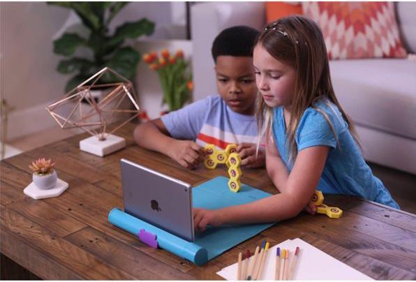 Actual product image PlayShifu Plugo Link Building Blocks Kit (German, Spanish, French, Japanese, Russian, English)