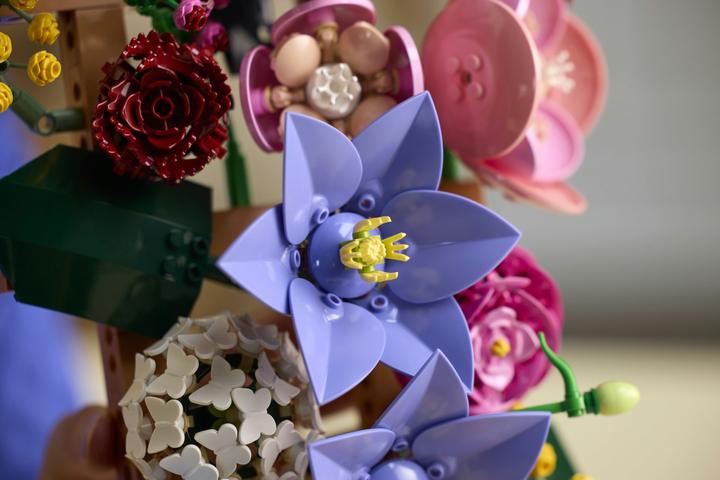 Actual product image LEGO Blumen an der Wand (LEGO Botanicals)