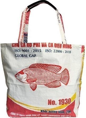 Bekos Upcycling - Grosser Shopper XL aus recycelten Fischfuttersäcke weiss / rot