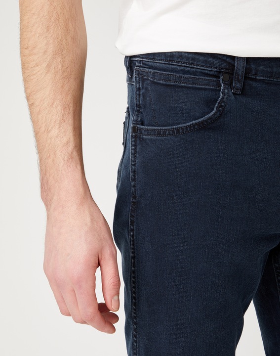 Actual product image Wrangler Greensboro (W42/L34)