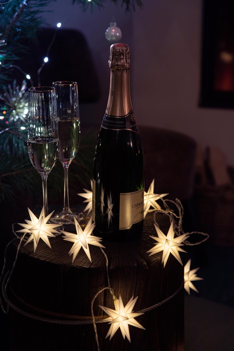 Produktbild Novaliv Weihnachtsstern Dekostern | 8cm WEISS | nur Innen | LED Lampe mit Batteriefach |