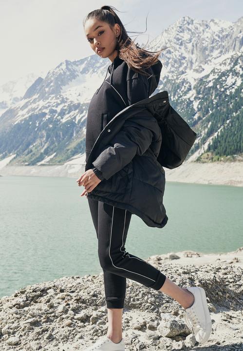 Produktbild Urban Classics Ladies Oversized Hooded Puffer (L)