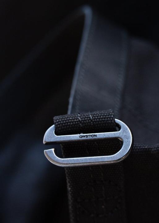 Produktbild Qwstion Roll Pack – All Black - All Black (20 l)