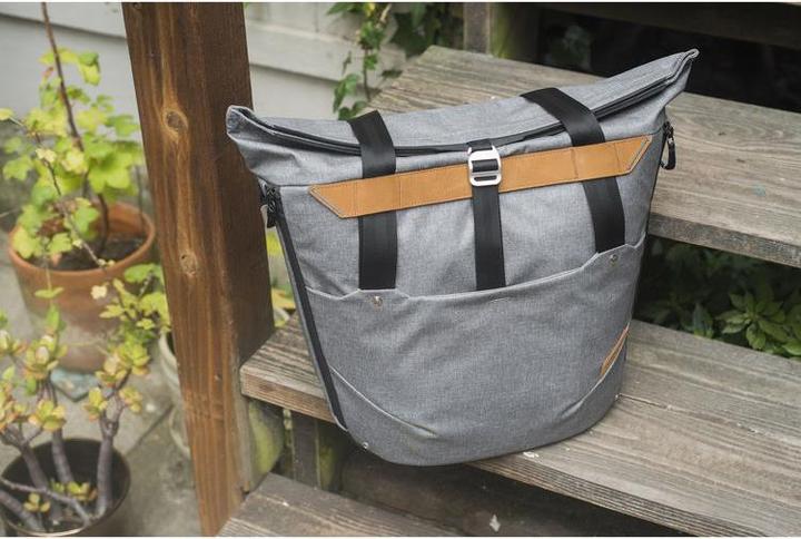 Actual product image Peak Design Everyday Tote (Camera shoulder bag, 20 l)