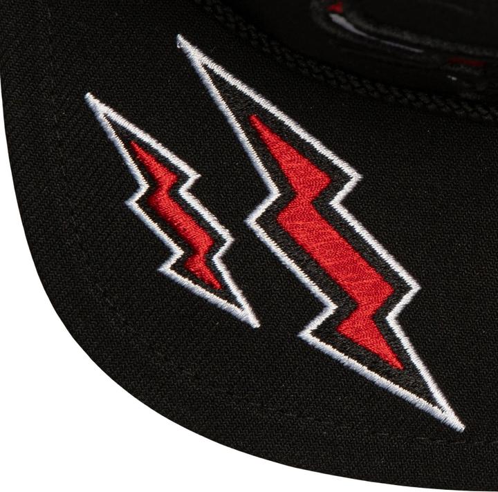 Actual product image Mitchell & Ness Chicago Bulls Trucker Cap (One size)