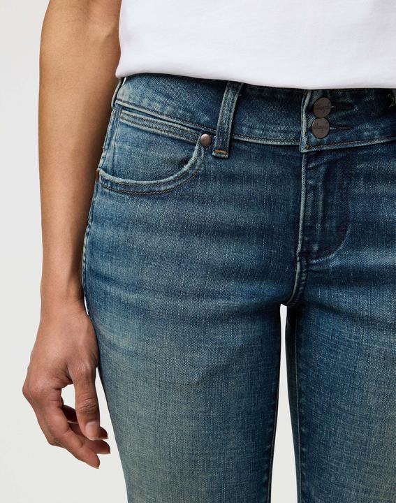 Actual product image Wrangler Jeans Low Rise Bold Boot (30)