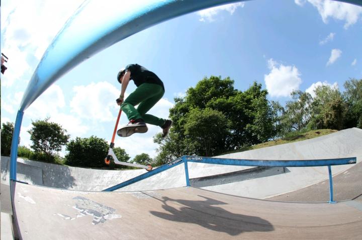 Actual product image Hudora Stunt XR-25