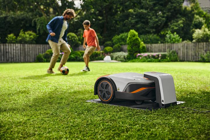 Actual product image Stihl iMOW 5 Robot lawnmower (1500 m², Boundary wire)