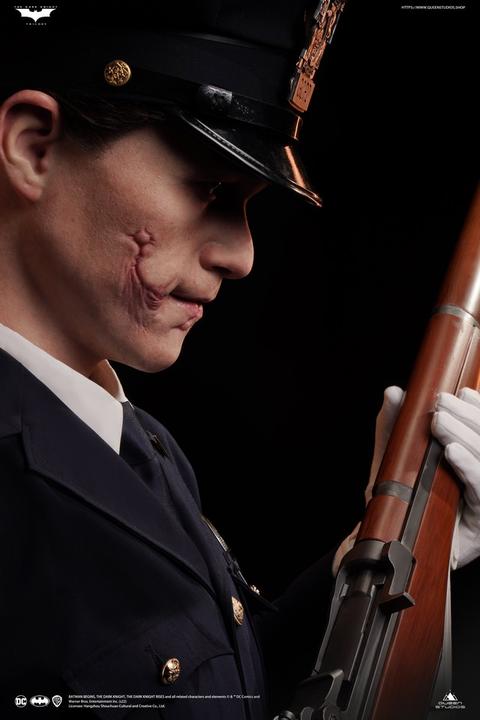 Actual product image Queen Studios The Dark Knight Bust 1/1 The Joker (Police Uniform) 87 cm