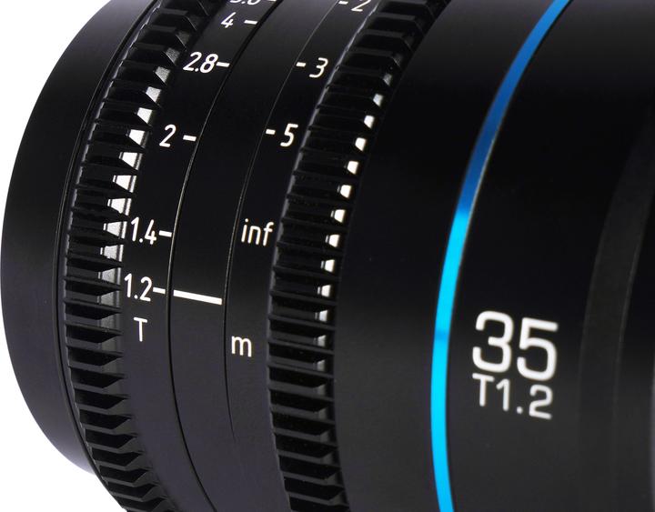Actual product image Sirui Nightwalker Series 35mm T1.2 S35 (Sony E, APS-C / DX)