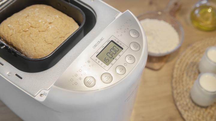 Actual product image Cecotec Bread&Co