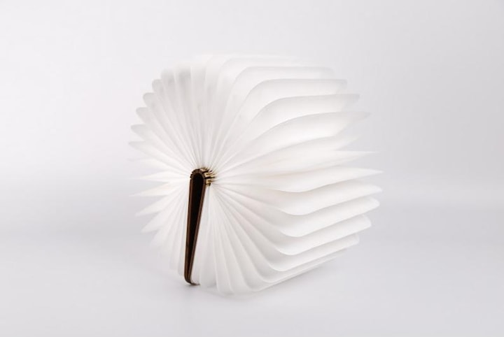 Produktbild Happy Lamp Buchlampe