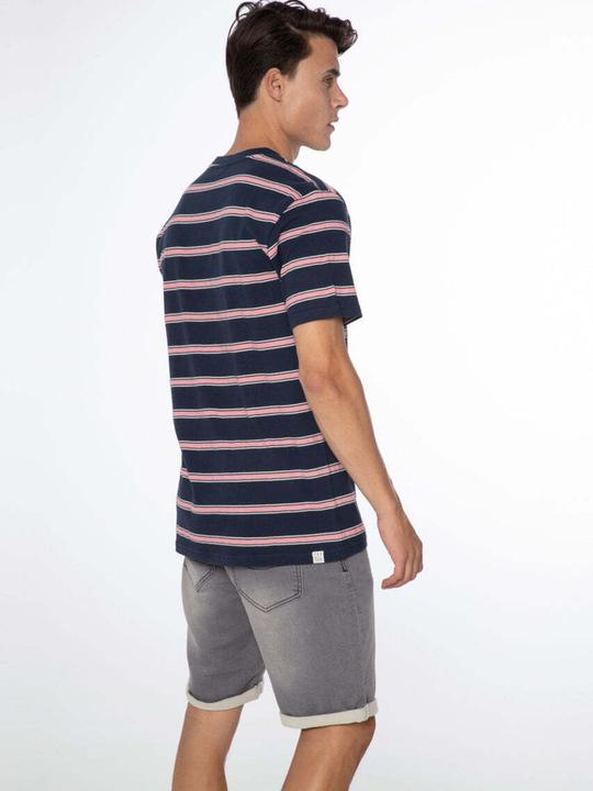 Actual product image Protest T-Shirt PRTTAUFEEQ t-shirt (XXL)