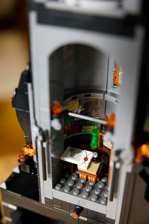 Immagine prodotto LEGO Il Signore degli Anelli: Barad-dûr (10333, LEGO Icons, Set LEGO rari)