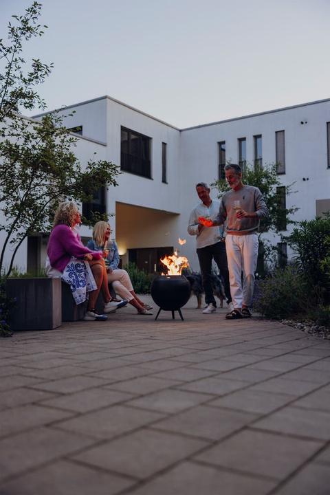 Produktbild Höfats MOON 45 all black Feuerkorb mit niedrigem Fuss (45 cm)