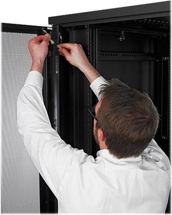 Immagine prodotto APC NetShelter SV 42U, Armadio per server 42U (42 HE, Rack da 19 pollici)