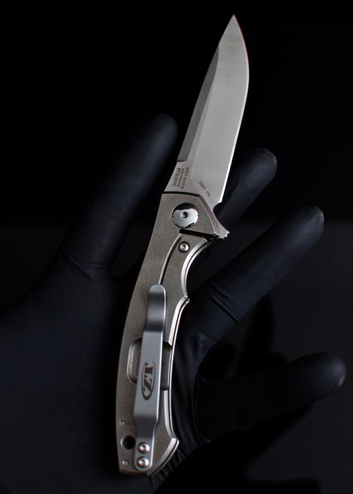 Immagine prodotto Zero ZT 0450 Coltello tascabile Sinkevich con manico in titanio (8.50 cm)