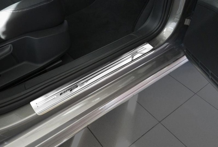 Produktbild Aristar Edelstahl Einstiegsleisten für VW Golf 7 ab 2012 bis 2019 (Front + Heck)