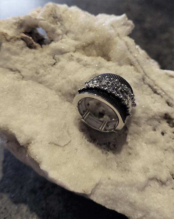 Actual product image Signé Signè ring ladies ring elastic silver-coloured rhodium-plated One Size Black No.17 (18, 19, 20, 21)