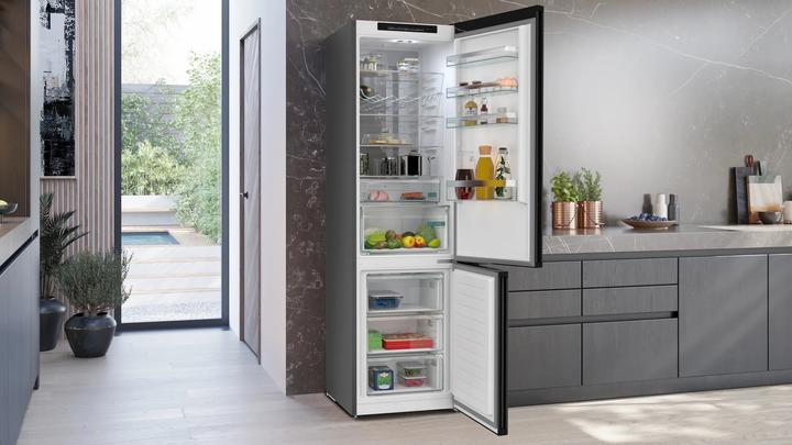 Actual product image Siemens iQ300, Freestanding fridge-freezer with bottom freezer compartment, 203 x 60 cm, BlackSteel, MK69 (363 l)
