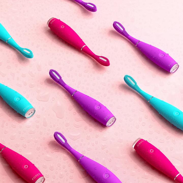 Actual product image Foreo issa™ 4 (Electric Toothbrush, Summer Sky, 1 unit)