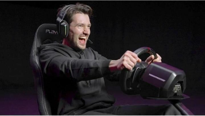 Actual product image Playseat Evolution PRO ActiFit