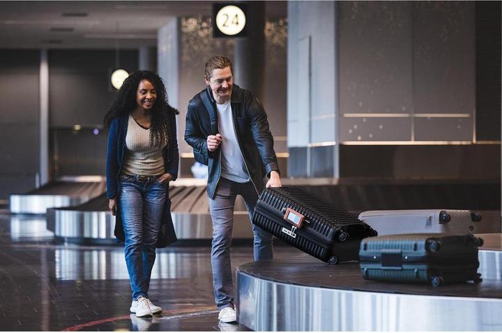 Actual product image Z-Wave BAG ID03 A004 - BagID Samsung BagID 2 ST Find with Attachment Casing Leather - Hazelnut brown