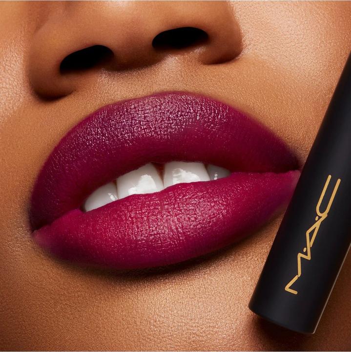Produktbild MAC Cosmetics Powder Kiss Velv Blurring Slim St Wild Rebel (881 Wild Rebel Mid-Tone Plum)