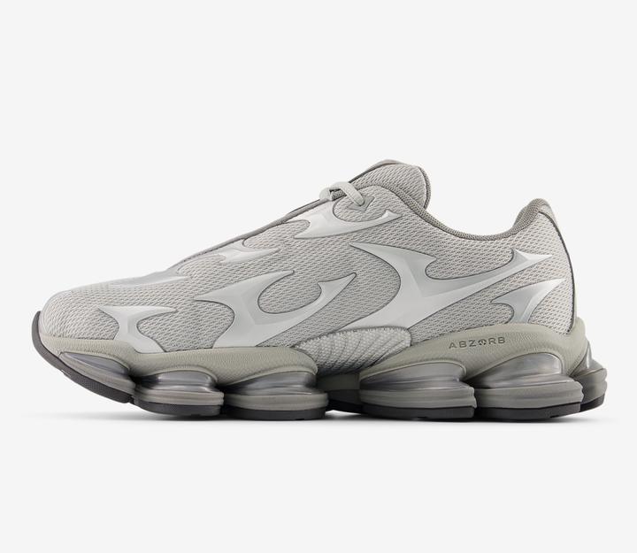 Immagine prodotto New Balance U20005UW - 2000 (42)